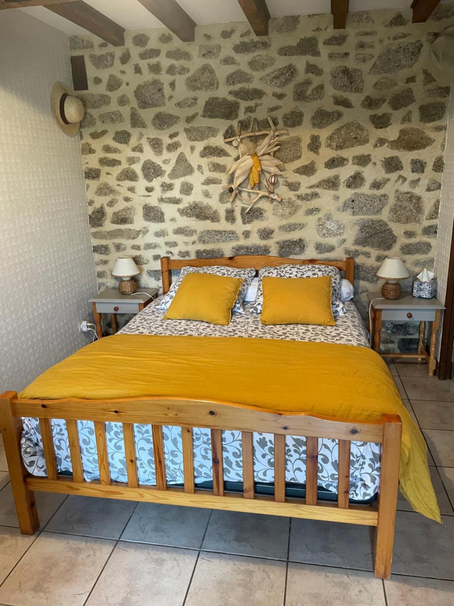 Maison D'Hotes Ourdeaux Et Gite Chez Rouchon Alleyrat  Buitenkant foto